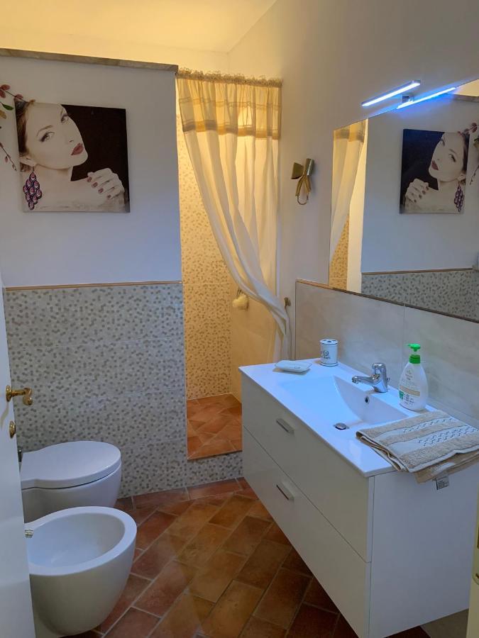 Agriturismo La Casa Dei Ricordi 콜레살베티 외부 사진