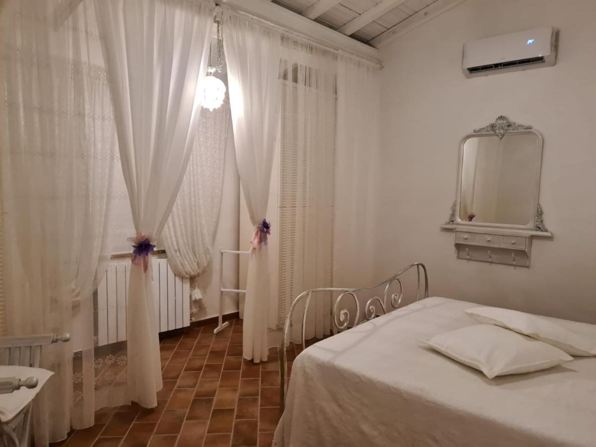 Agriturismo La Casa Dei Ricordi 콜레살베티 외부 사진